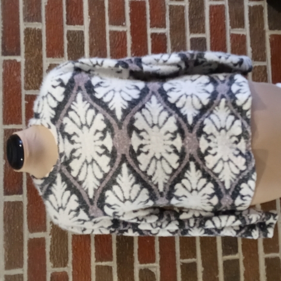ZaraTrafaluc  sweater size small cropped - Picture 1 of 10